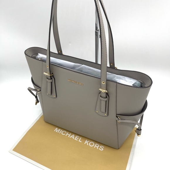 Michael Kors Voyager Tote Bag - Picture 5 of 13